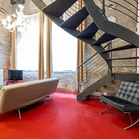 Venetian Loft Apartment *