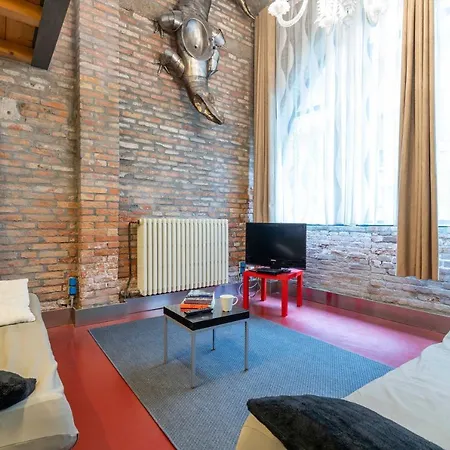 דירה Venetian Loft *